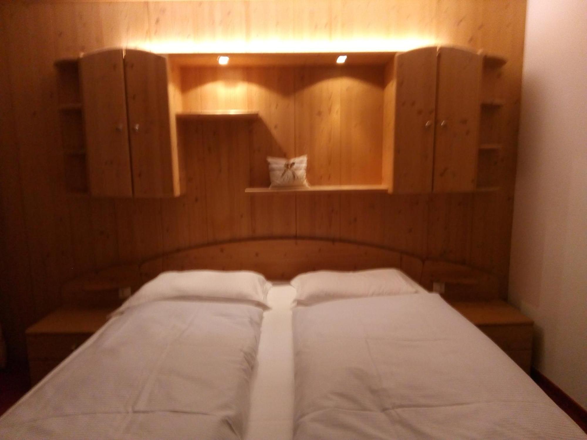 טרודנה Hotel Schoenwies מראה חיצוני תמונה