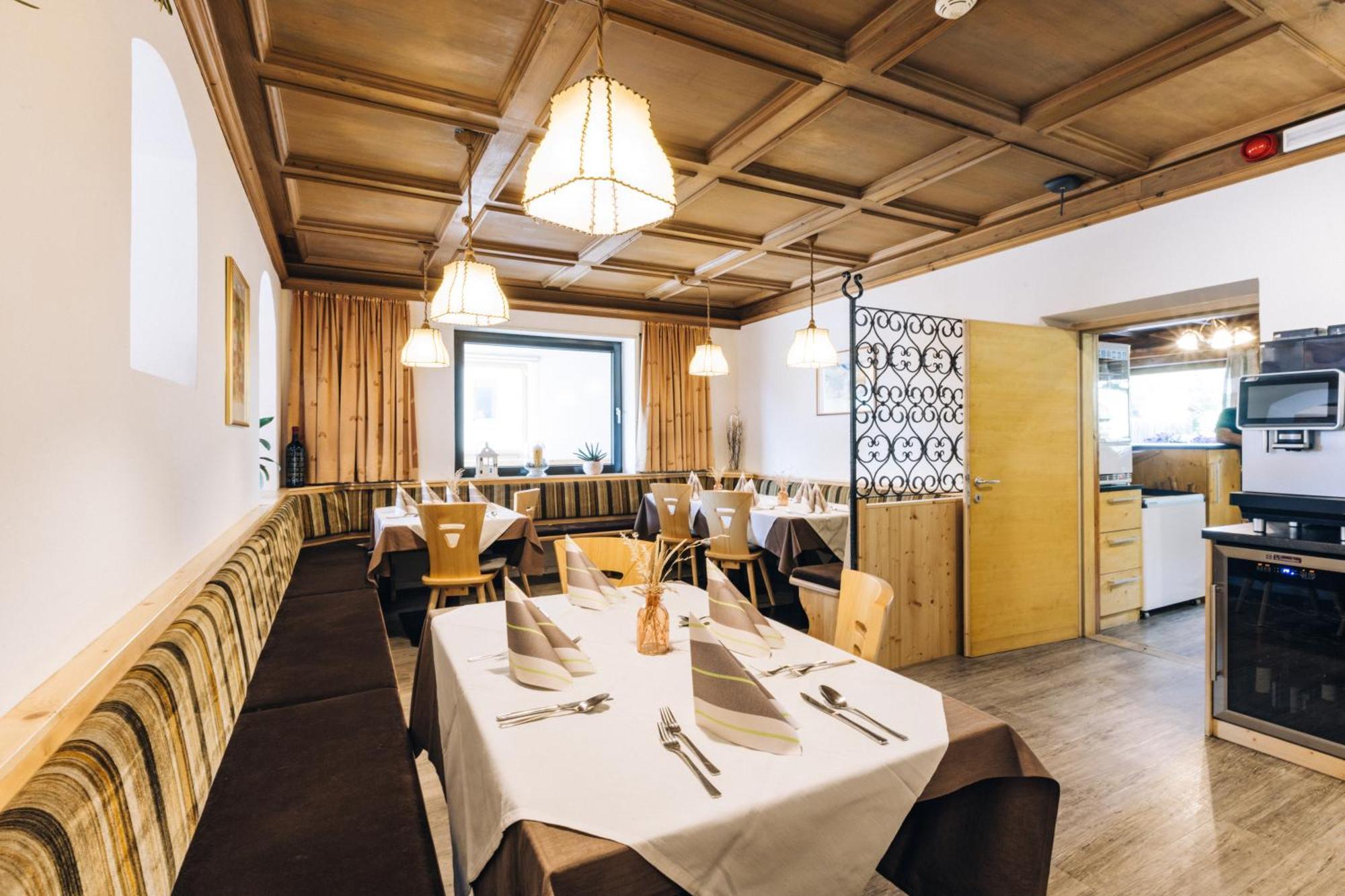 טרודנה Hotel Schoenwies מראה חיצוני תמונה
