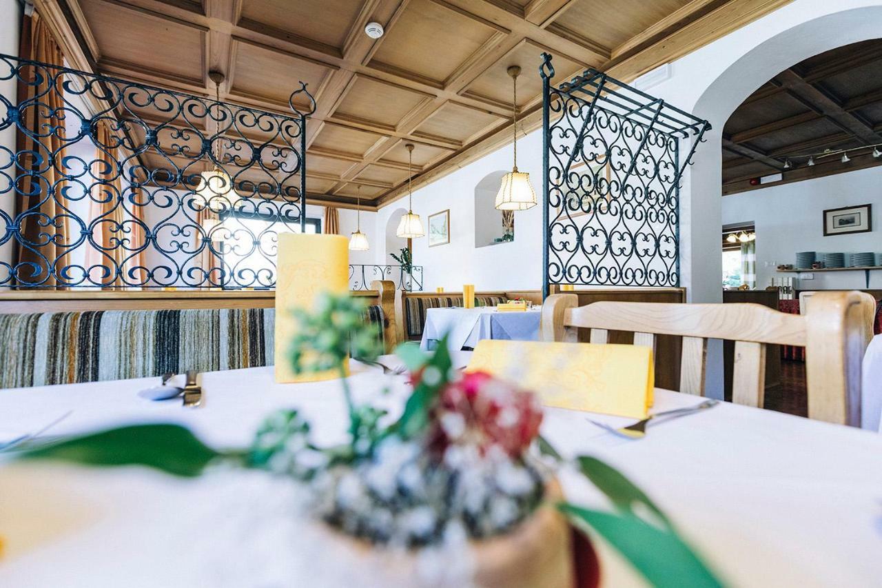 טרודנה Hotel Schoenwies מראה חיצוני תמונה