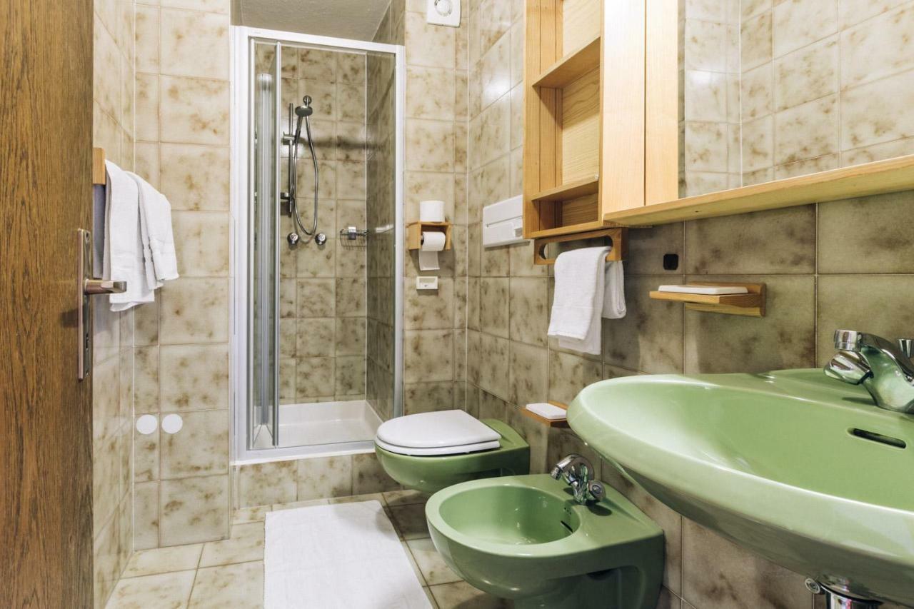 טרודנה Hotel Schoenwies מראה חיצוני תמונה